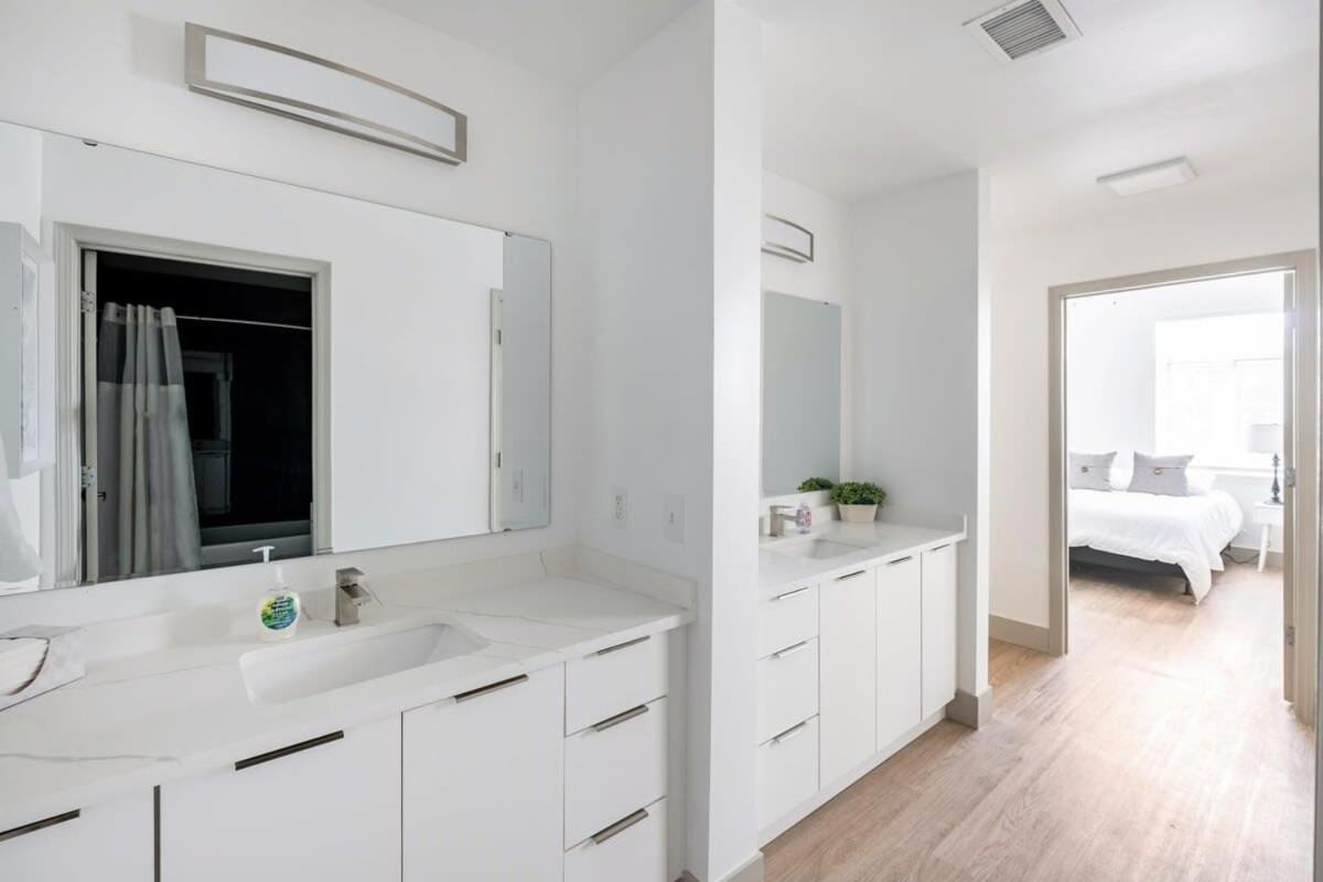 4B 3Ba Premium Family Apartment With Gym Шарлотт Екстер'єр фото