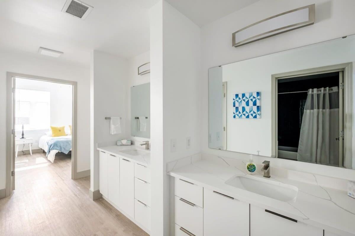 4B 3Ba Premium Family Apartment With Gym Шарлотт Екстер'єр фото