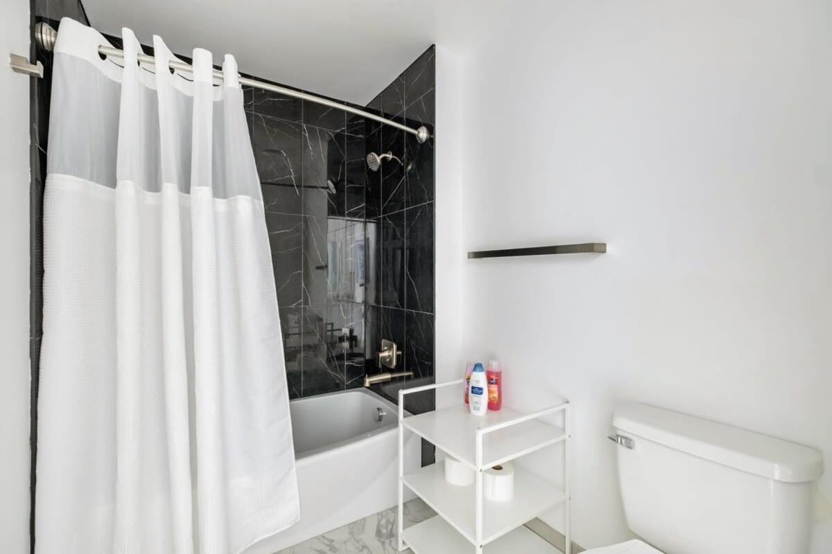 4B 3Ba Premium Family Apartment With Gym Шарлотт Екстер'єр фото